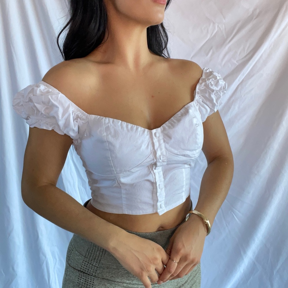 Brand new white crop